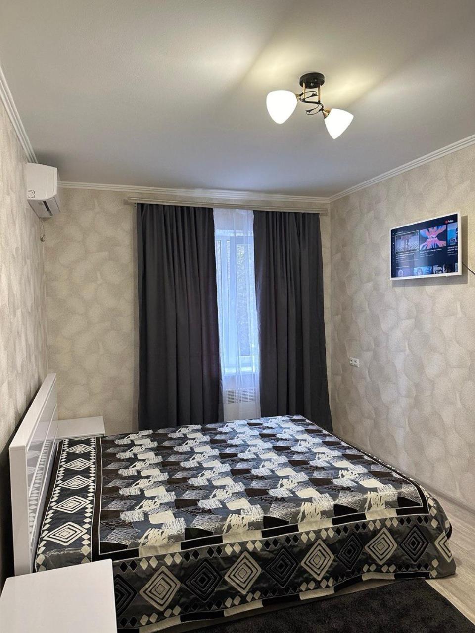 Prospekt Peremogu 10B Apartment โครโปนิตสกี ภายนอก รูปภาพ