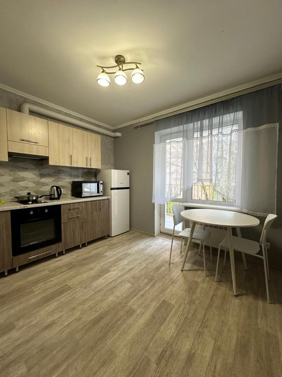 Prospekt Peremogu 10B Apartment โครโปนิตสกี ภายนอก รูปภาพ